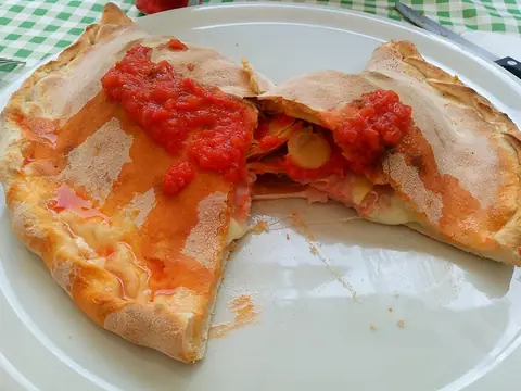 칼초네